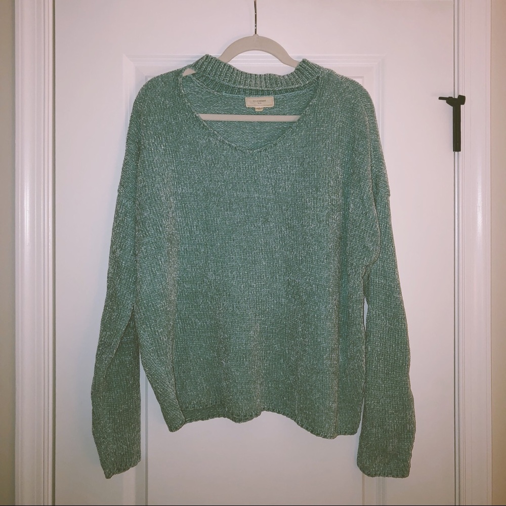 crew neck/choker style mint green sweater